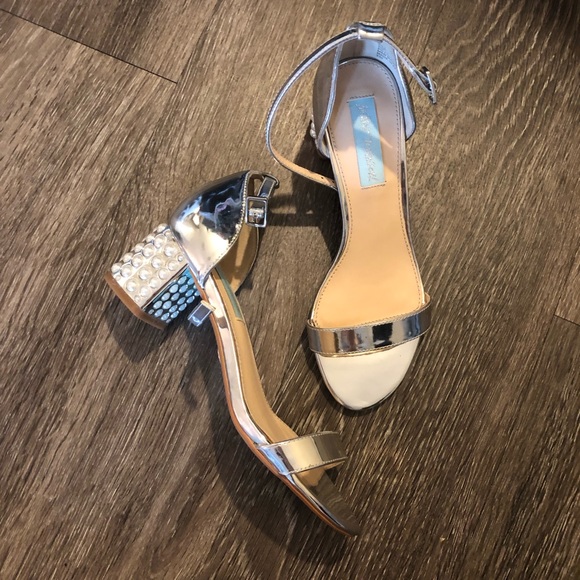 Betsey Johnson Blue Pearl Wedding Shoes - Picture 3 of 5